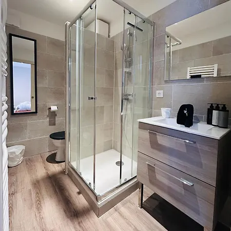 Apartment Elegant Studio, Acces Direct A La !